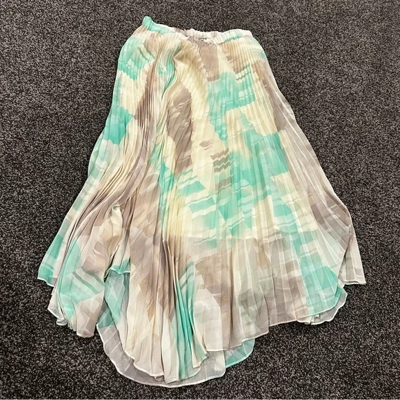 Club Monaco Elegant floral Pleated Skirt - maxi skirt | bohemian  festival - Picture 2 of 10